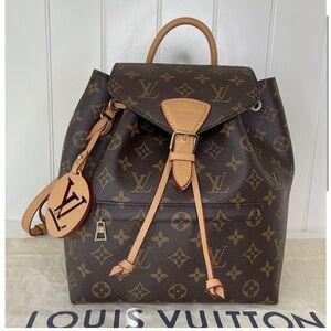 Like new LV Montsouris PM